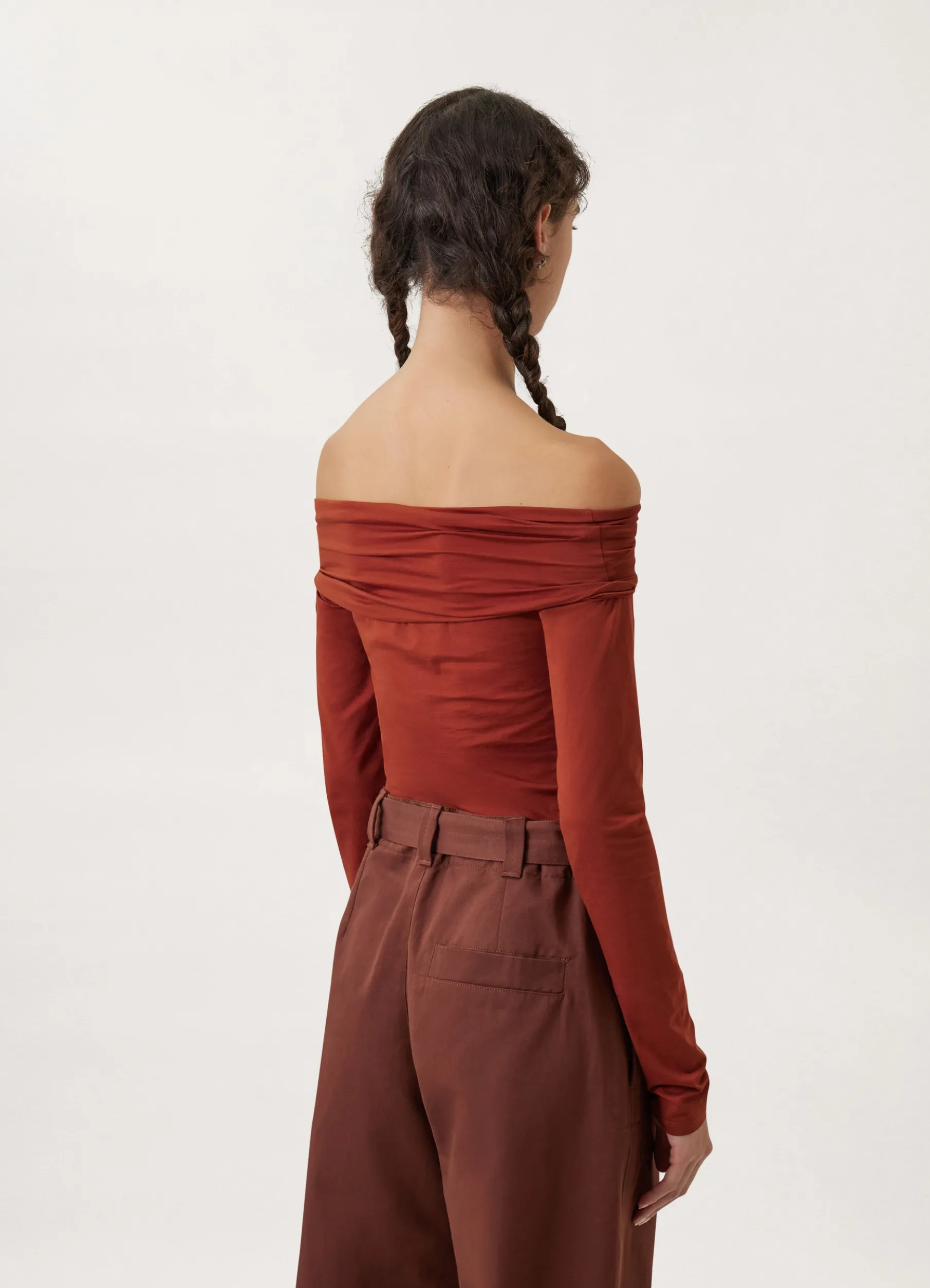 Bare Shoulder Second Skin Top