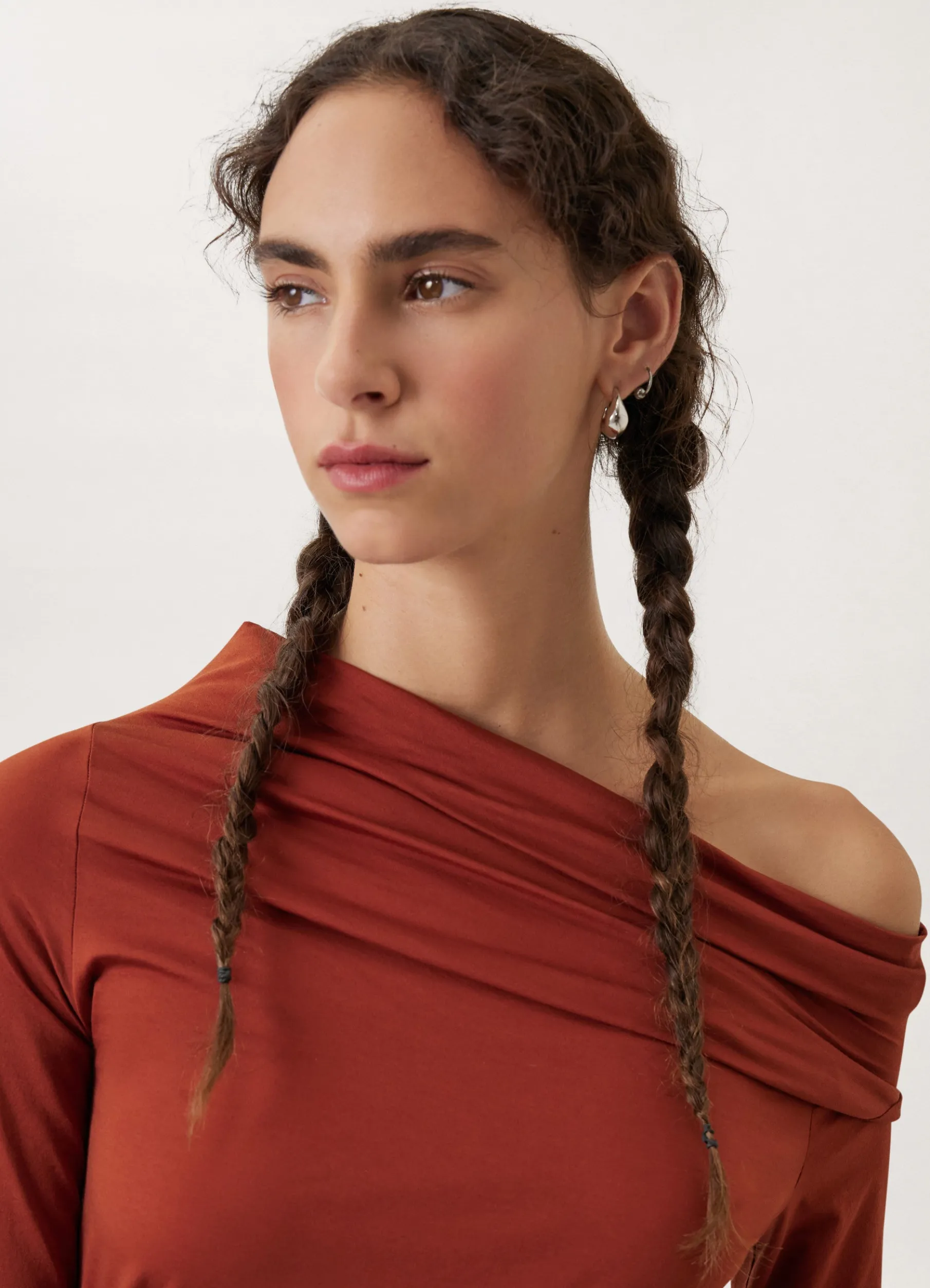 Bare Shoulder Second Skin Top