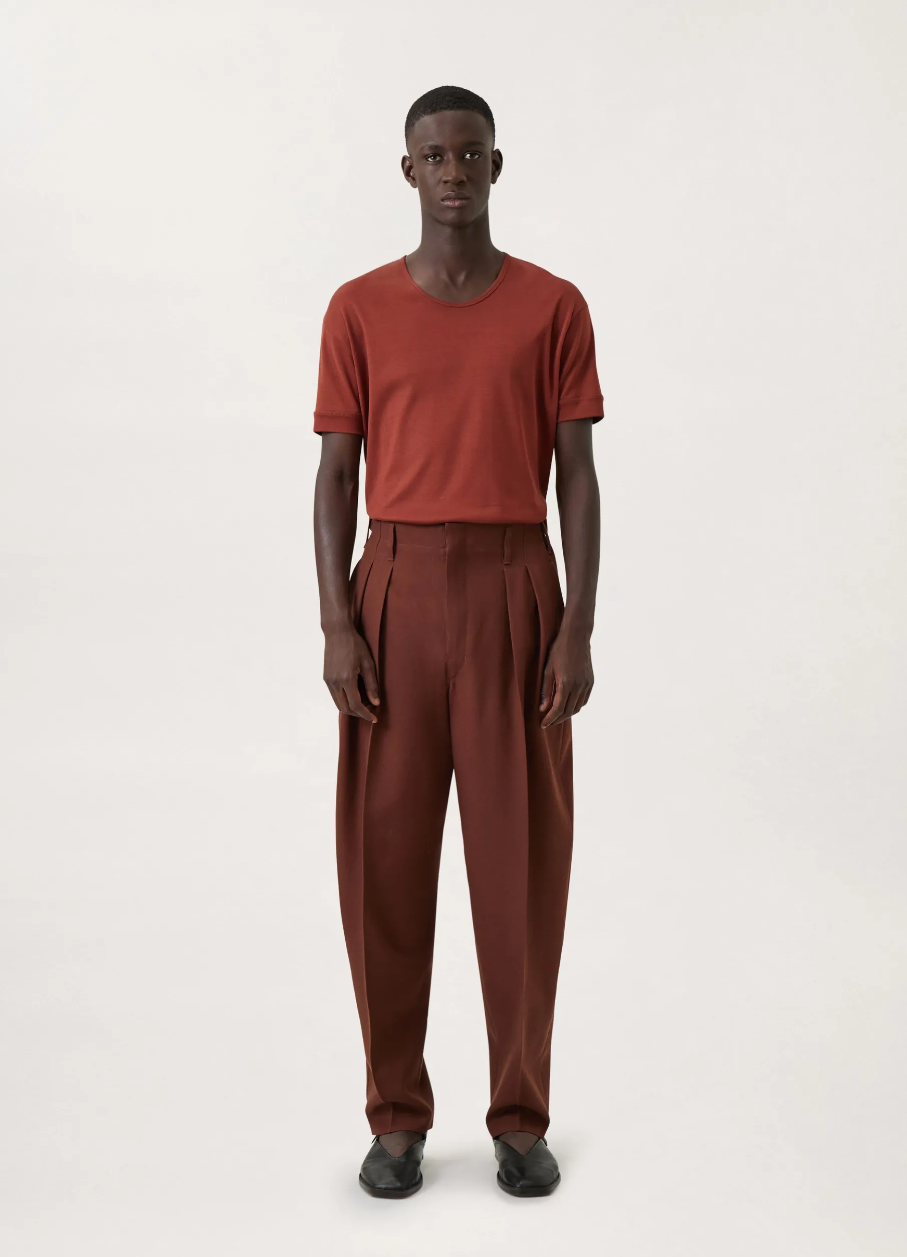 Pleated Tapered Pants
