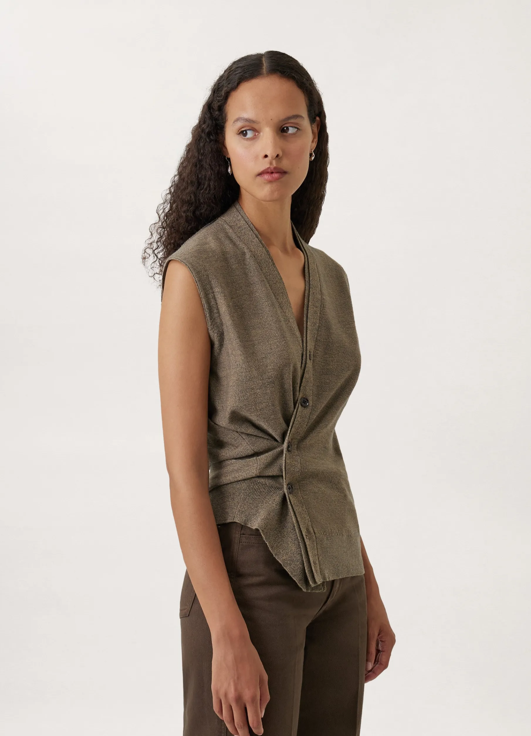 Sleeveless Twisted Cardigan